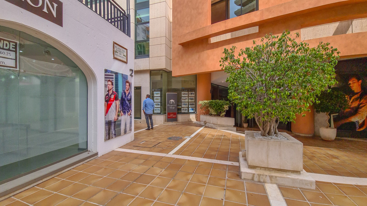 Commercial unit for sale in Marbella Costa Del Sol, Málaga, Spain