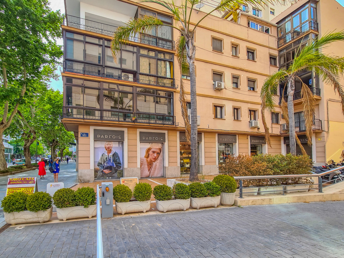 Commercial unit for sale in Marbella Costa Del Sol, Málaga, Spain