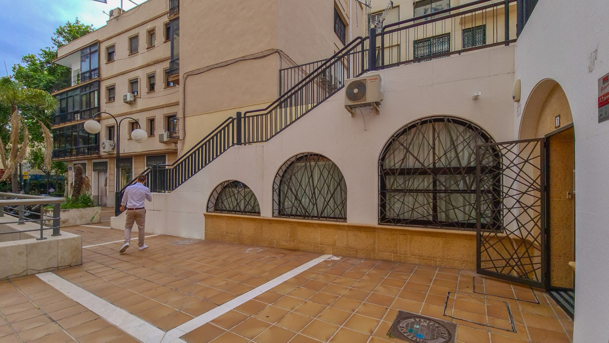 Commercial unit for sale in Marbella Costa Del Sol, Málaga, Spain