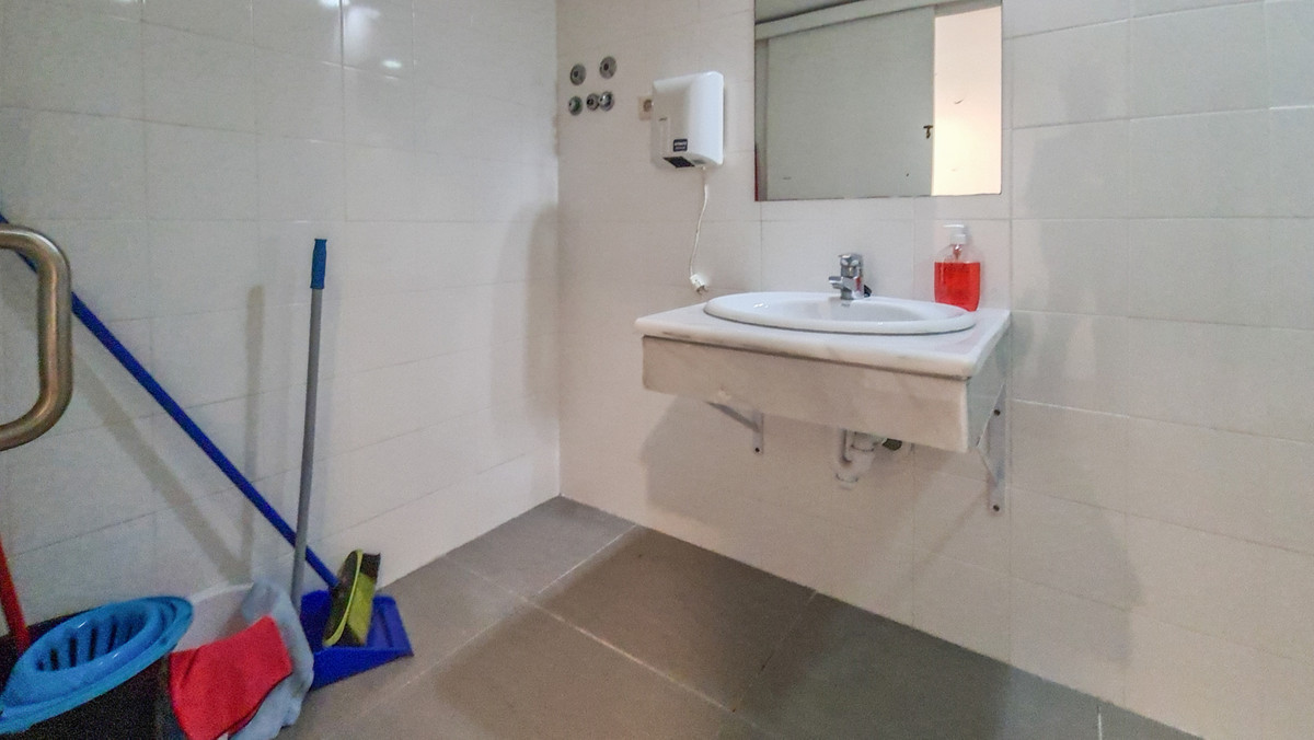 Commercial unit for sale in Marbella Costa Del Sol, Málaga, Spain