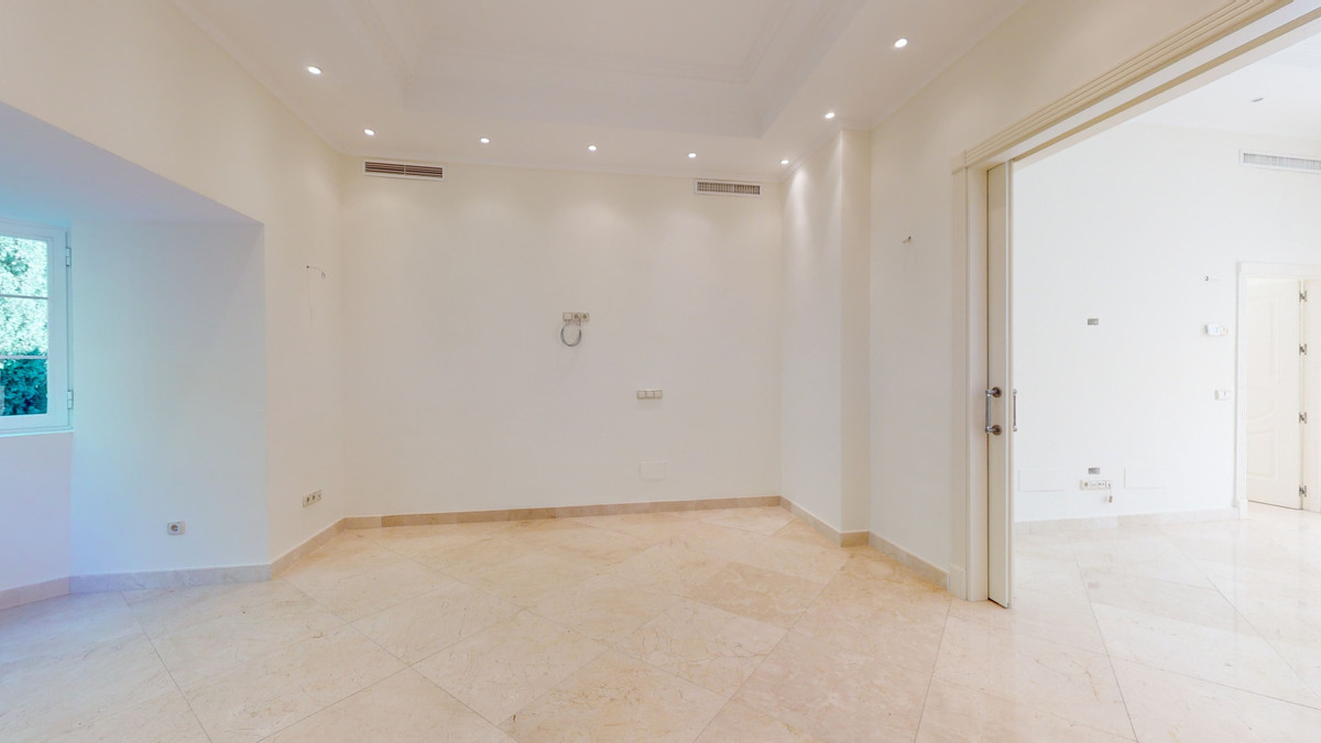 Se vende Villa - Chalet de 7 dormitorios en Costa Del Sol, Málaga, España