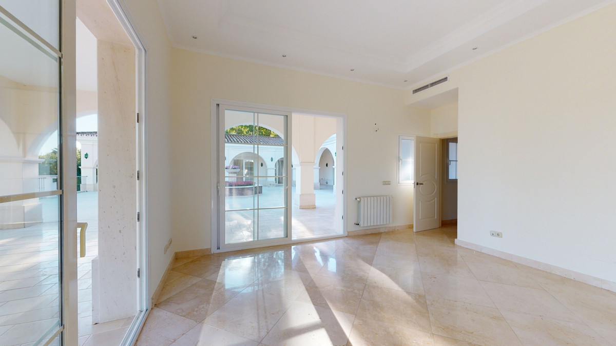 Se vende Villa - Chalet de 7 dormitorios en Costa Del Sol, Málaga, España
