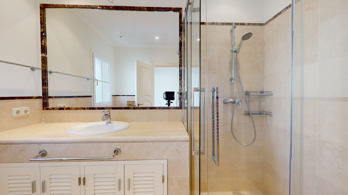 Se vende Villa - Chalet de 7 dormitorios en Costa Del Sol, Málaga, España