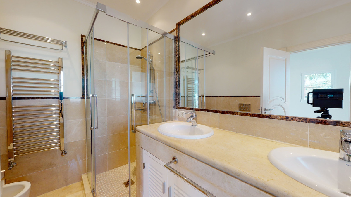 Se vende Villa - Chalet de 7 dormitorios en Costa Del Sol, Málaga, España