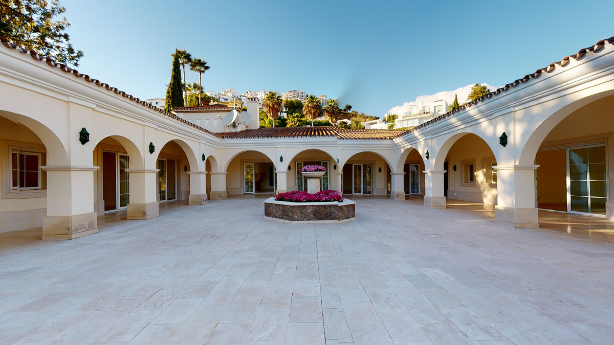 Se vende Villa - Chalet de 7 dormitorios en Costa Del Sol, Málaga, España