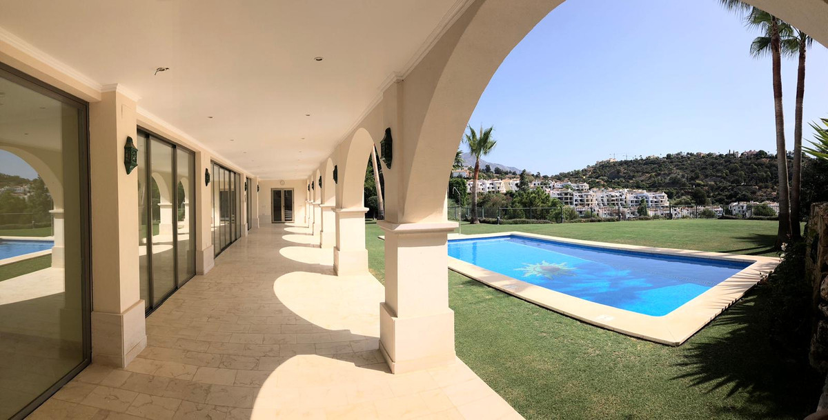 Se vende Villa - Chalet de 7 dormitorios en Costa Del Sol, Málaga, España