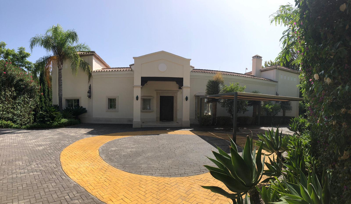 Se vende Villa - Chalet de 7 dormitorios en Costa Del Sol, Málaga, España