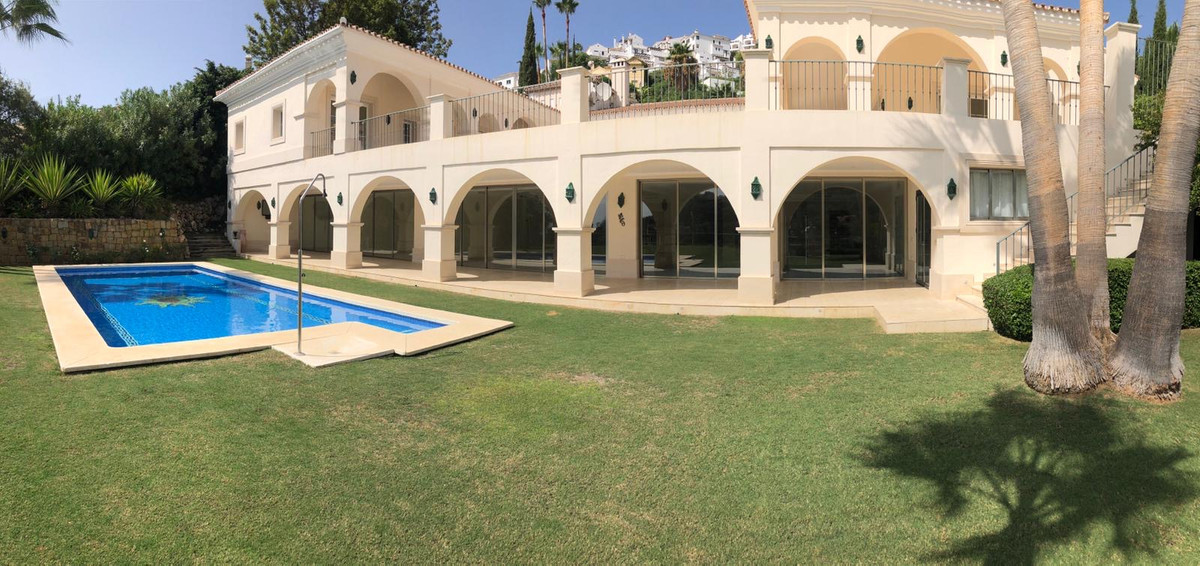 Se vende Villa - Chalet de 7 dormitorios en Costa Del Sol, Málaga, España