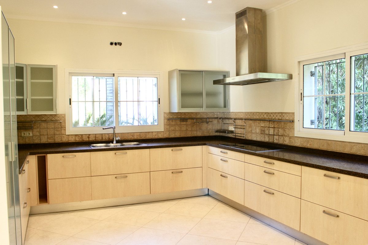 Se vende Villa - Chalet de 7 dormitorios en Costa Del Sol, Málaga, España