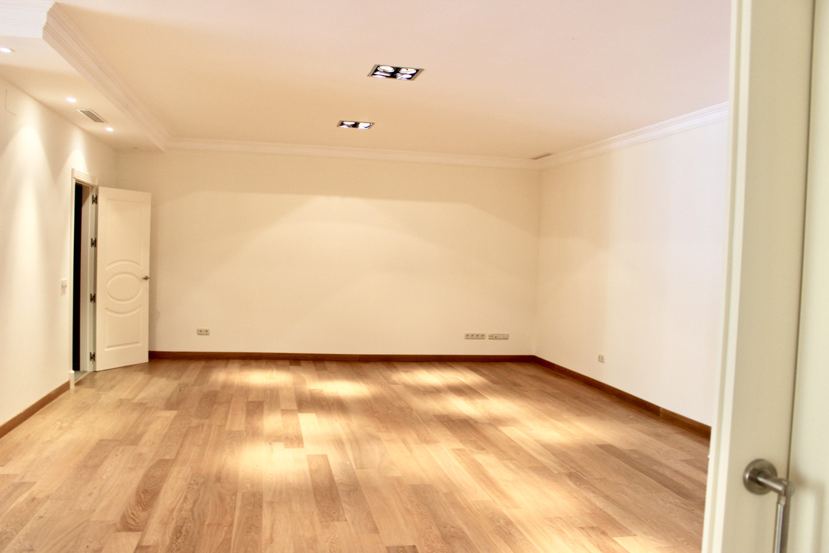 Se vende Villa - Chalet de 7 dormitorios en Costa Del Sol, Málaga, España