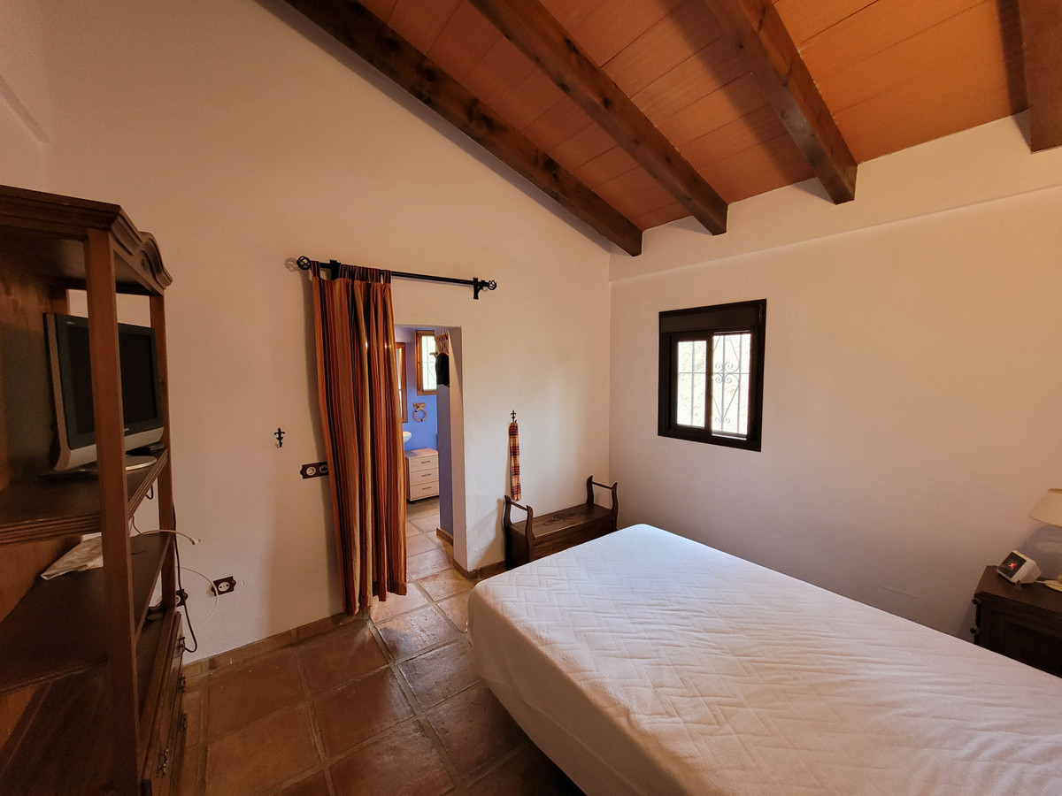 1 Bed Townhouse for sale in Monda Costa Del Sol, Málaga, Spain