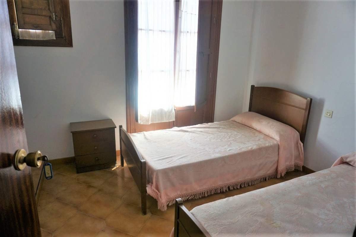 Se vende Pareada de 14 dormitorios en Costa Del Sol East, Málaga, España