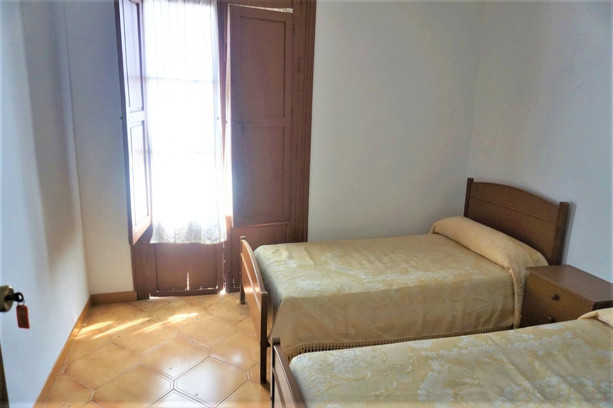 Se vende Pareada de 14 dormitorios en Costa Del Sol East, Málaga, España