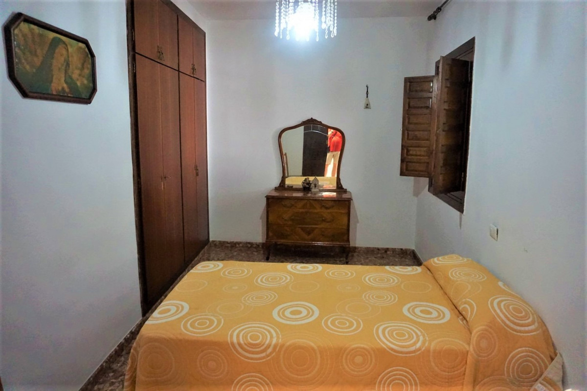 Se vende Pareada de 14 dormitorios en Costa Del Sol East, Málaga, España