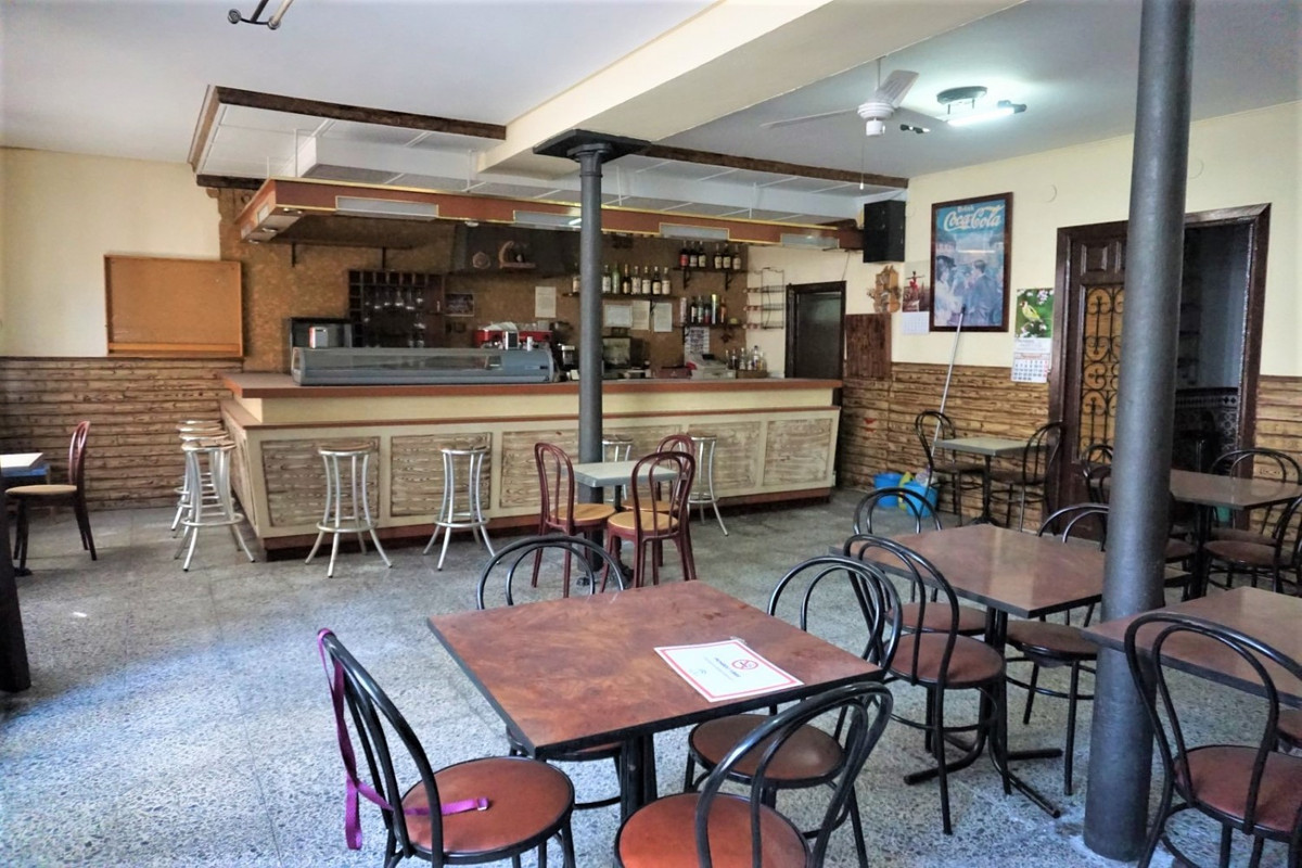 Se vende Pareada de 14 dormitorios en Costa Del Sol East, Málaga, España