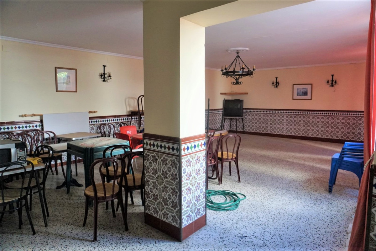 Se vende Pareada de 14 dormitorios en Costa Del Sol East, Málaga, España
