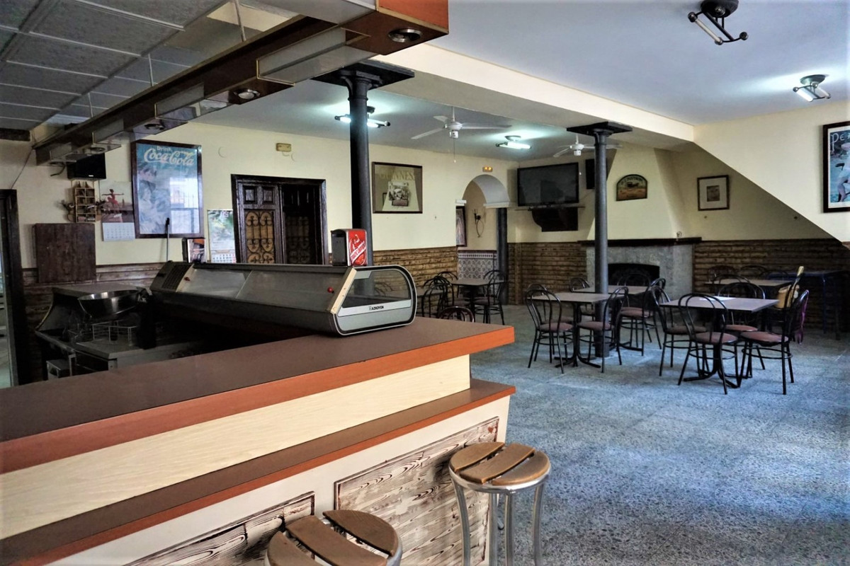 Se vende Pareada de 14 dormitorios en Costa Del Sol East, Málaga, España