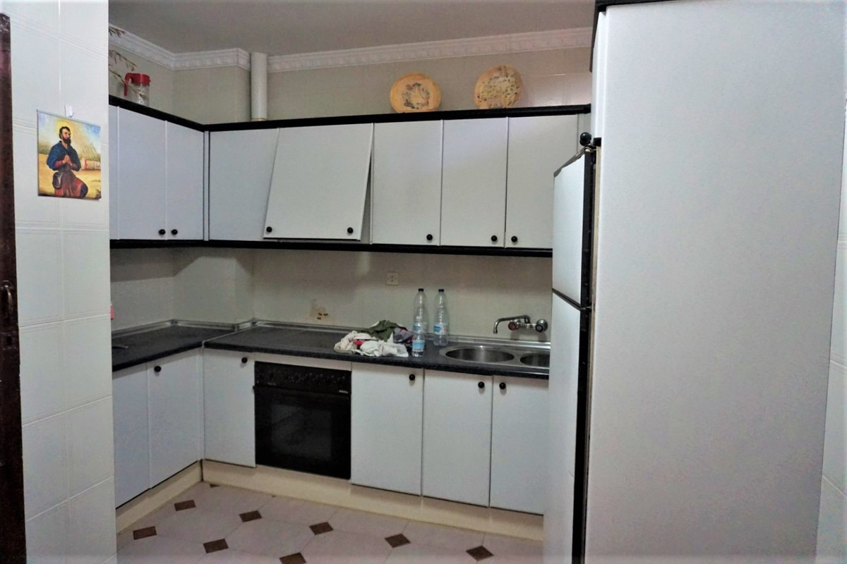 Se vende Pareada de 14 dormitorios en Costa Del Sol East, Málaga, España