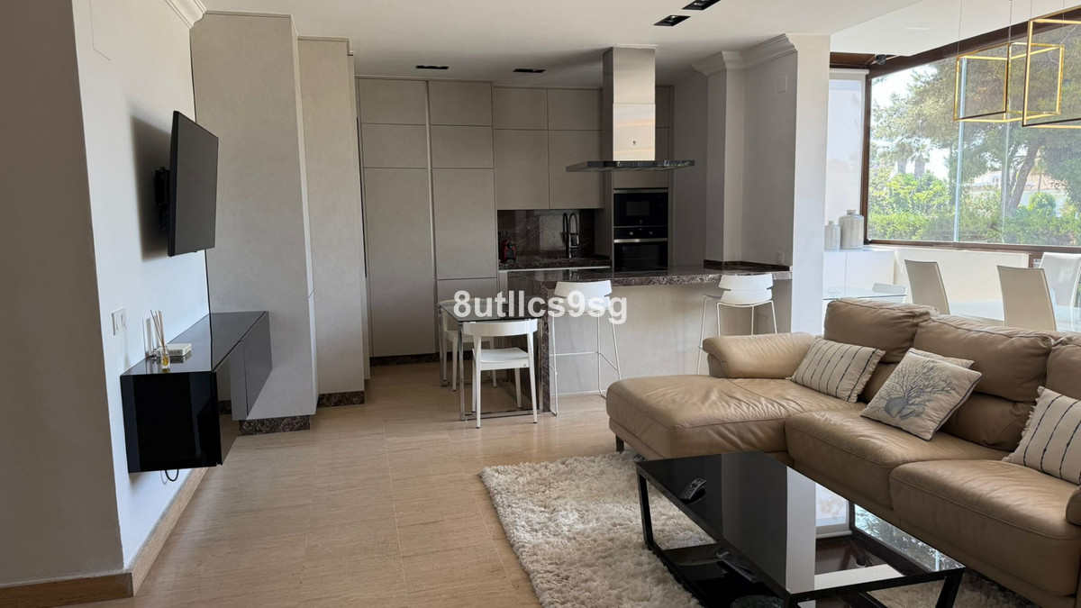 Se vende Apartamento Planta Media de 3 dormitorios en Costa Del Sol, Málaga, España