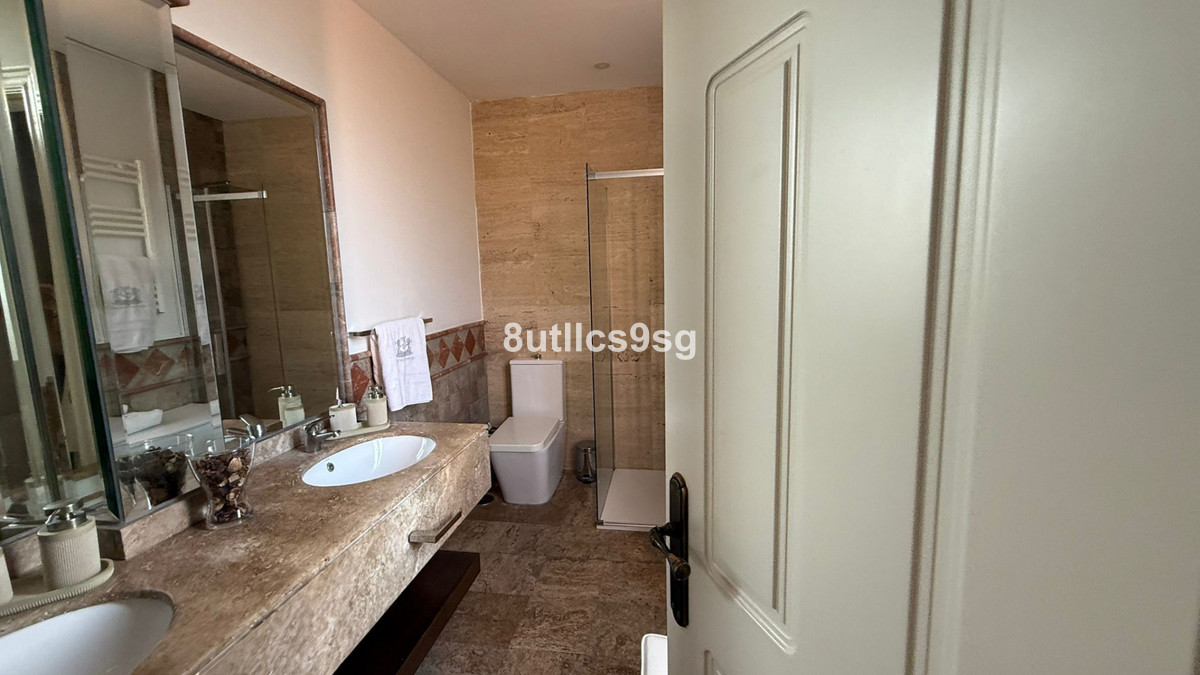 Se vende Apartamento Planta Media de 3 dormitorios en Costa Del Sol, Málaga, España