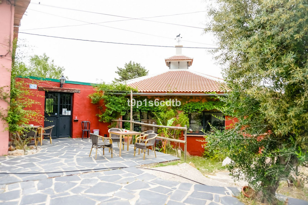 Commercial unit for sale in Valle De Abdalajis Costa Del Sol, Málaga, Spain