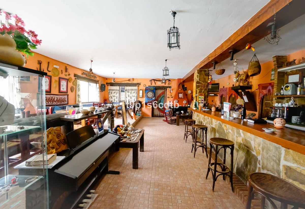 Commercial unit for sale in Valle De Abdalajis Costa Del Sol, Málaga, Spain