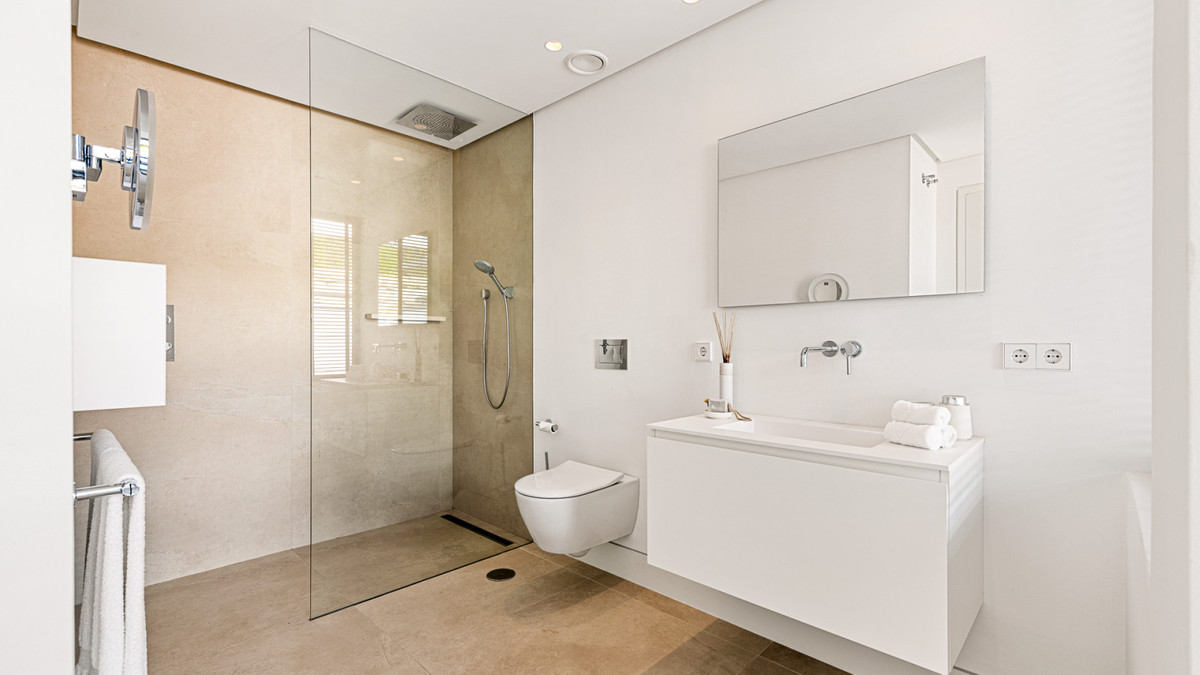 Se vende Villa - Chalet de 3 dormitorios en Costa Del Sol, Málaga, España