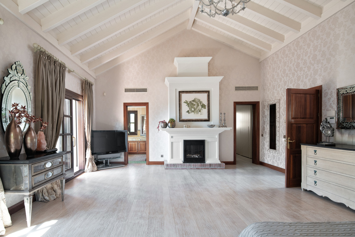 Se vende Villa - Chalet de 5 dormitorios en Costa Del Sol, Málaga, España