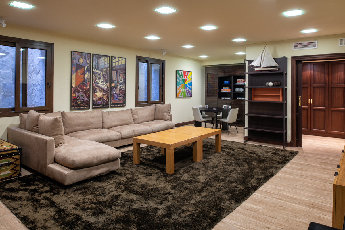 Se vende Villa - Chalet de 5 dormitorios en Costa Del Sol, Málaga, España