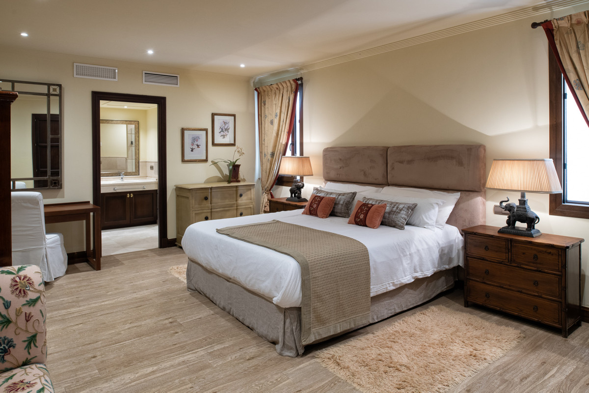 Se vende Villa - Chalet de 5 dormitorios en Costa Del Sol, Málaga, España