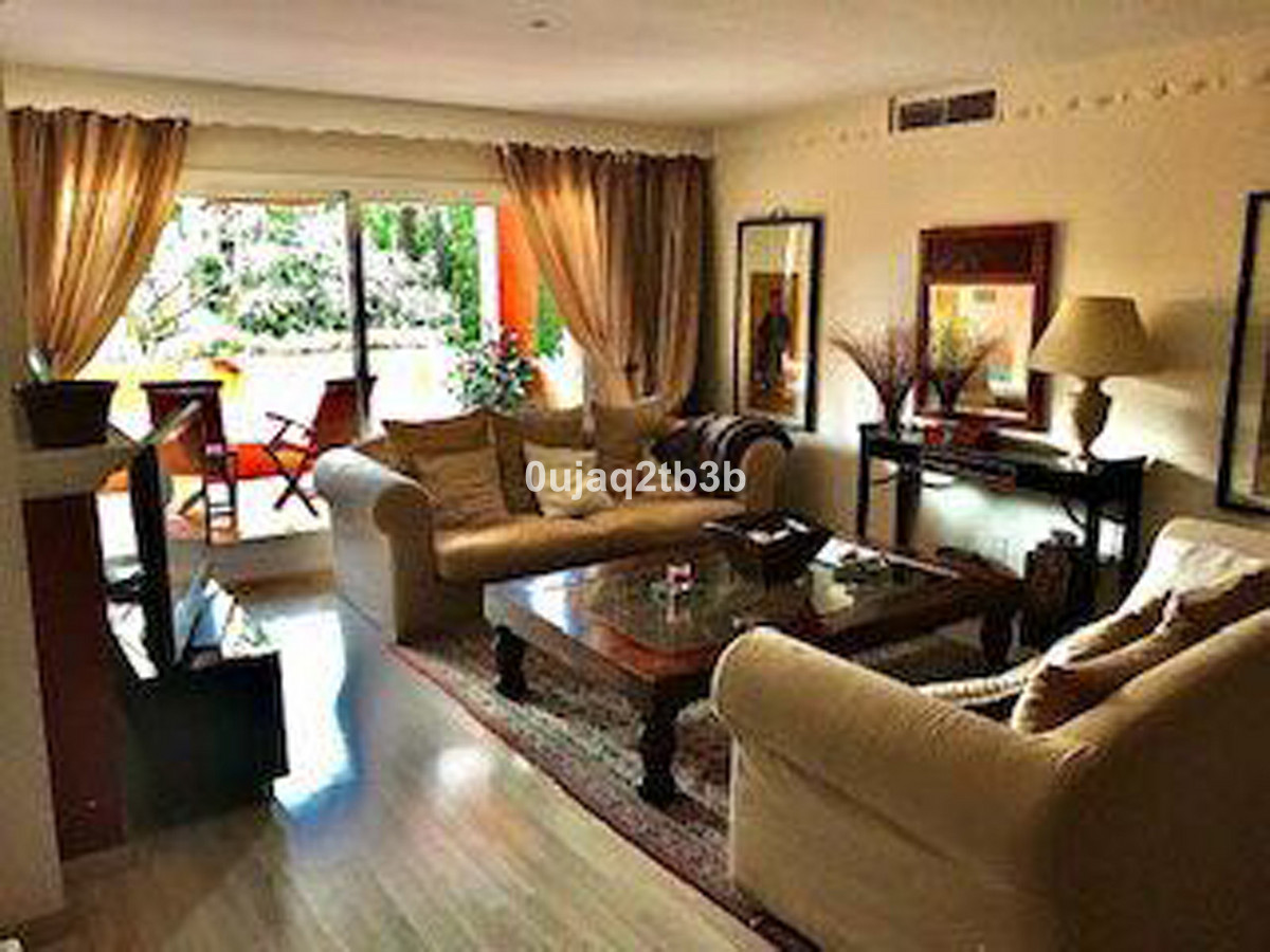 Se vende Apartamento Planta Media de 3 dormitorios en Costa Del Sol, Málaga, España