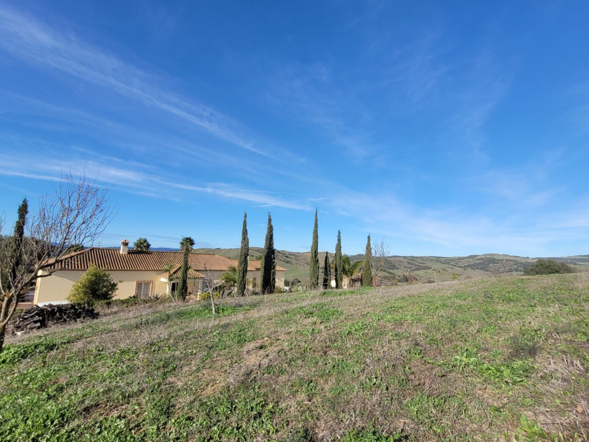 Se vende Villa - Chalet de 6 dormitorios en Costa Del Sol, Cadiz, España