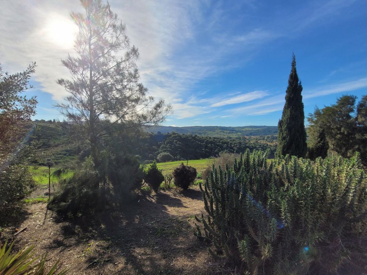 Se vende Villa - Chalet de 6 dormitorios en Costa Del Sol, Cadiz, España