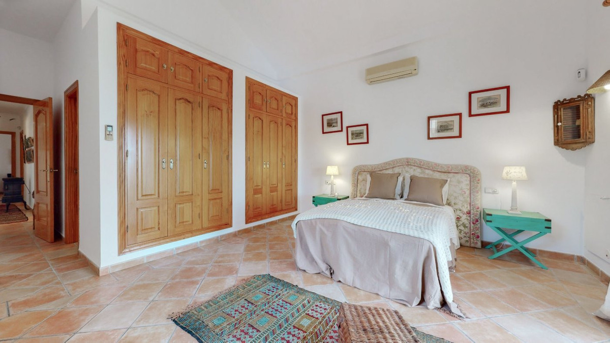 Se vende Villa - Chalet de 6 dormitorios en Costa Del Sol, Cadiz, España