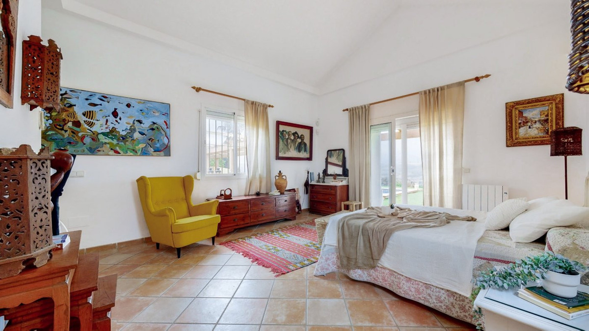 Se vende Villa - Chalet de 6 dormitorios en Costa Del Sol, Cadiz, España