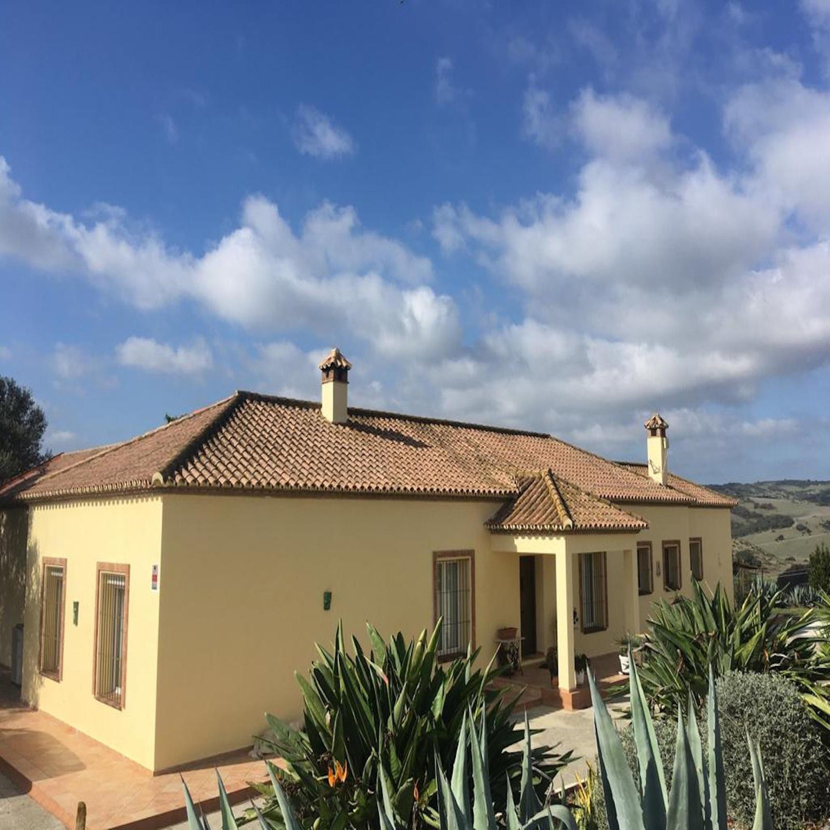 Se vende Villa - Chalet de 6 dormitorios en Costa Del Sol, Cadiz, España