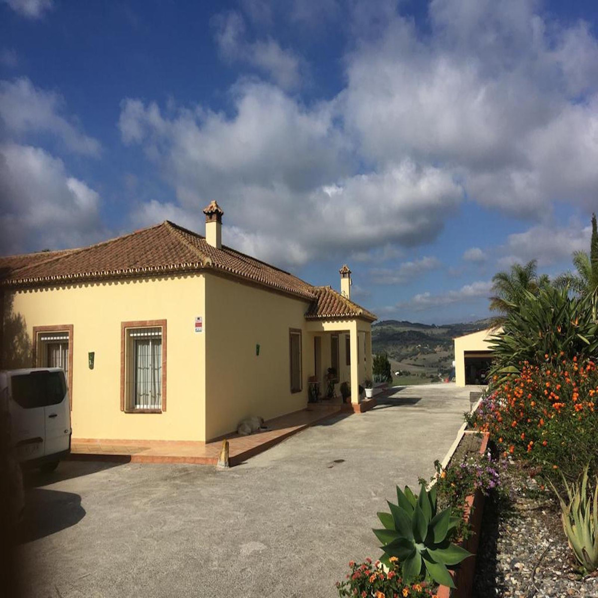 Se vende Villa - Chalet de 6 dormitorios en Costa Del Sol, Cadiz, España