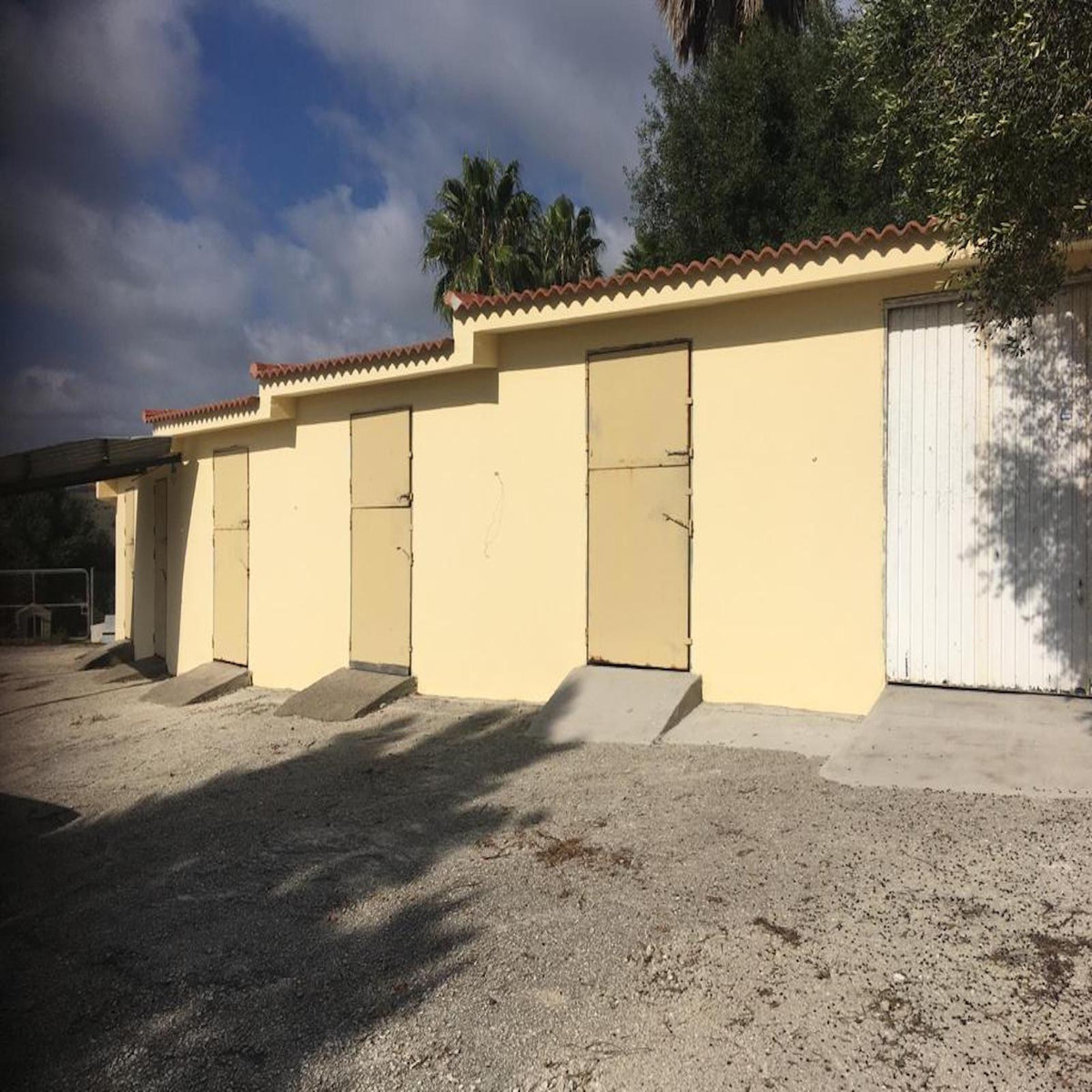 Se vende Villa - Chalet de 6 dormitorios en Costa Del Sol, Cadiz, España