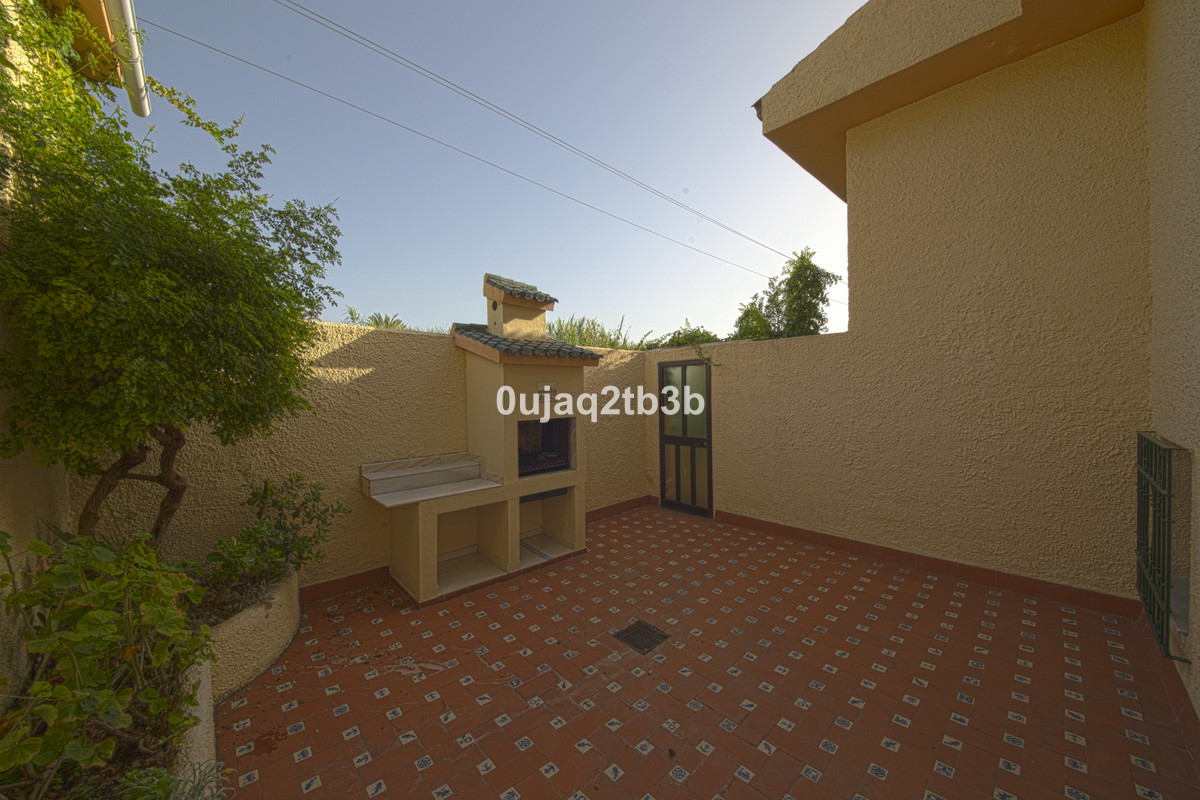 Se vende Villa - Chalet de 5 dormitorios en Costa Del Sol, Málaga, España