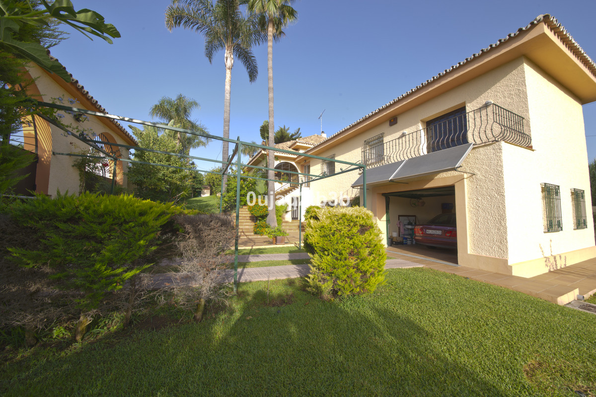 Se vende Villa - Chalet de 5 dormitorios en Costa Del Sol, Málaga, España