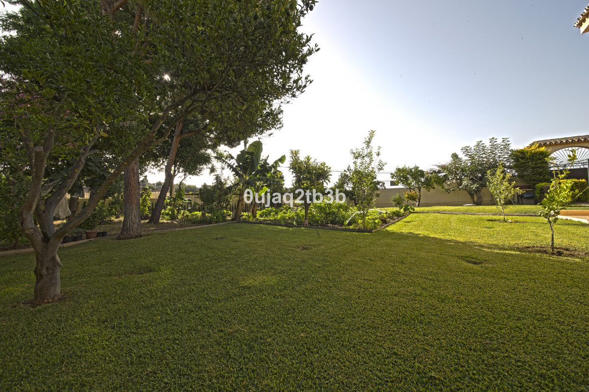Se vende Villa - Chalet de 5 dormitorios en Costa Del Sol, Málaga, España