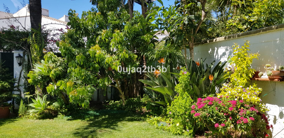 Se vende Villa - Chalet de 5 dormitorios en Costa Del Sol, Málaga, España