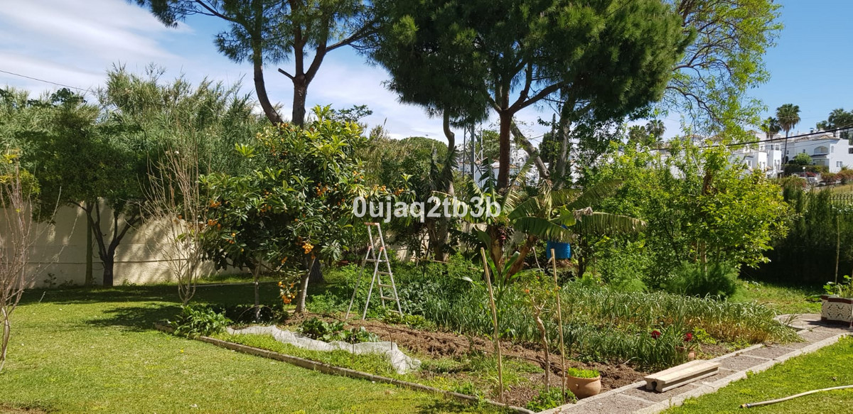 Se vende Villa - Chalet de 5 dormitorios en Costa Del Sol, Málaga, España