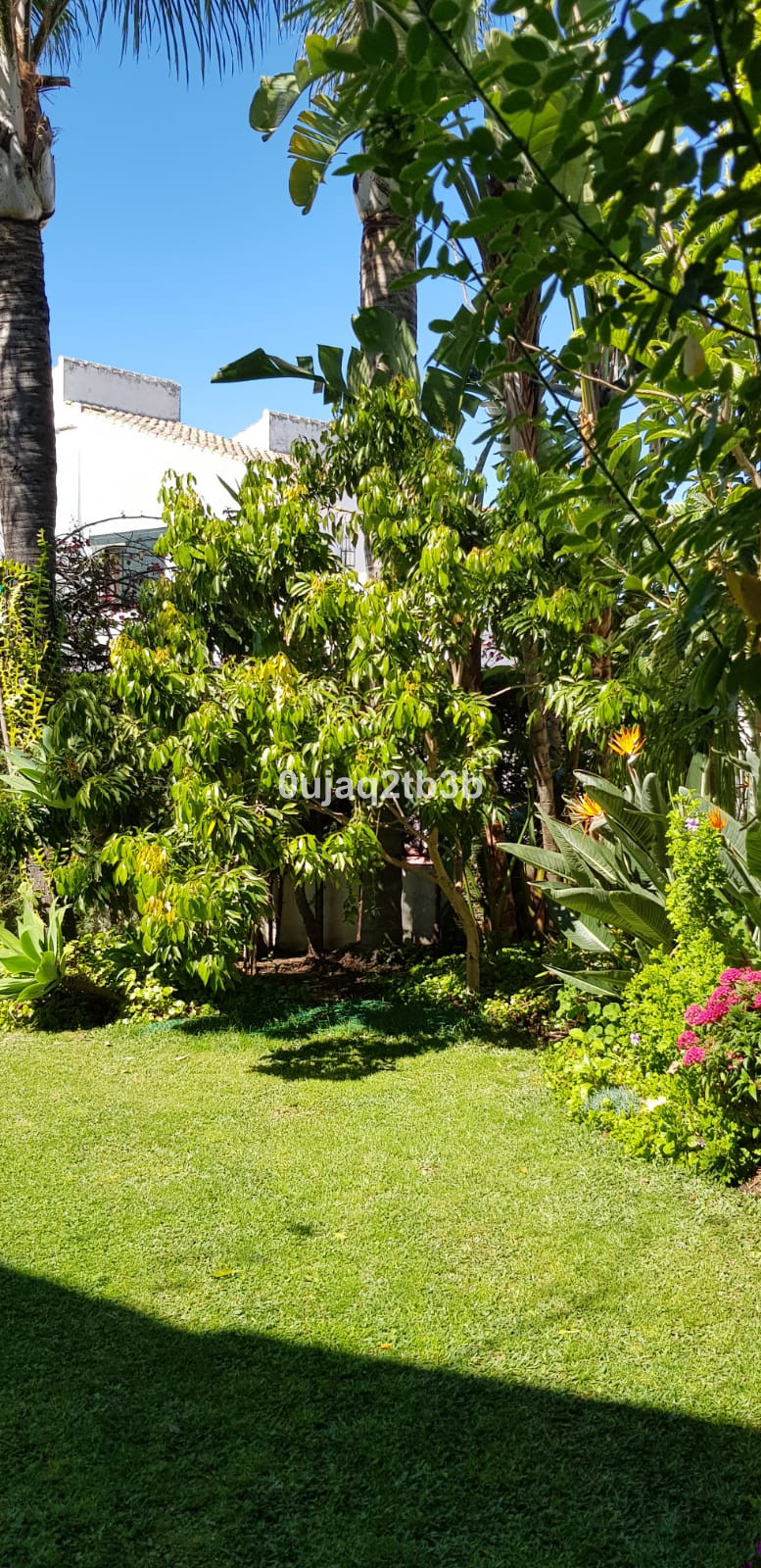 Se vende Villa - Chalet de 5 dormitorios en Costa Del Sol, Málaga, España