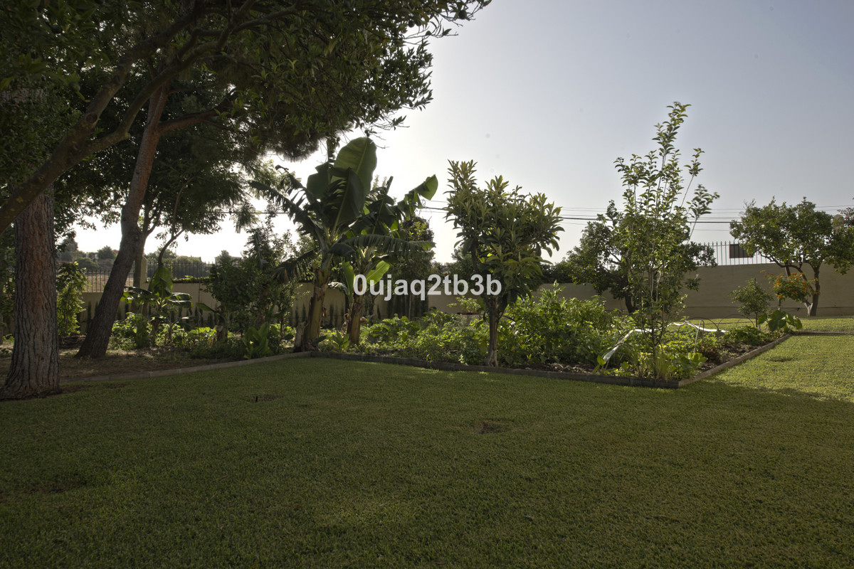 Se vende Villa - Chalet de 5 dormitorios en Costa Del Sol, Málaga, España