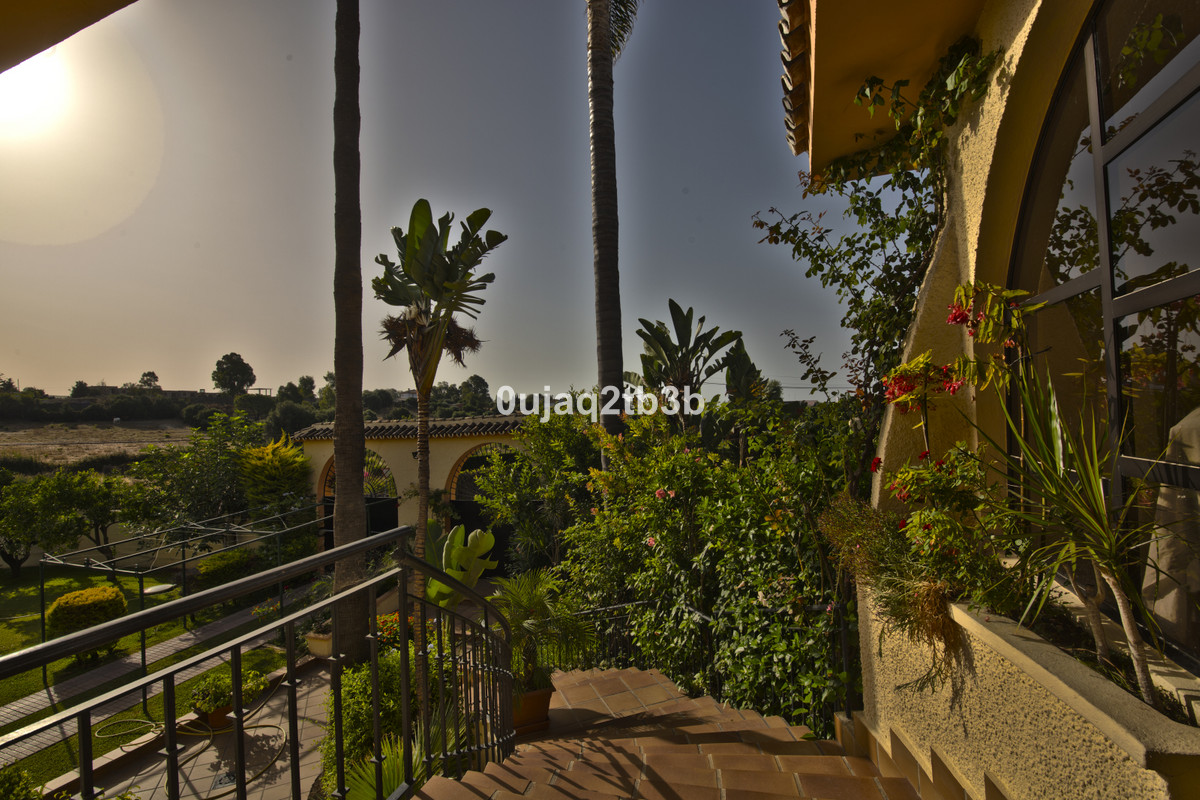 Se vende Villa - Chalet de 5 dormitorios en Costa Del Sol, Málaga, España
