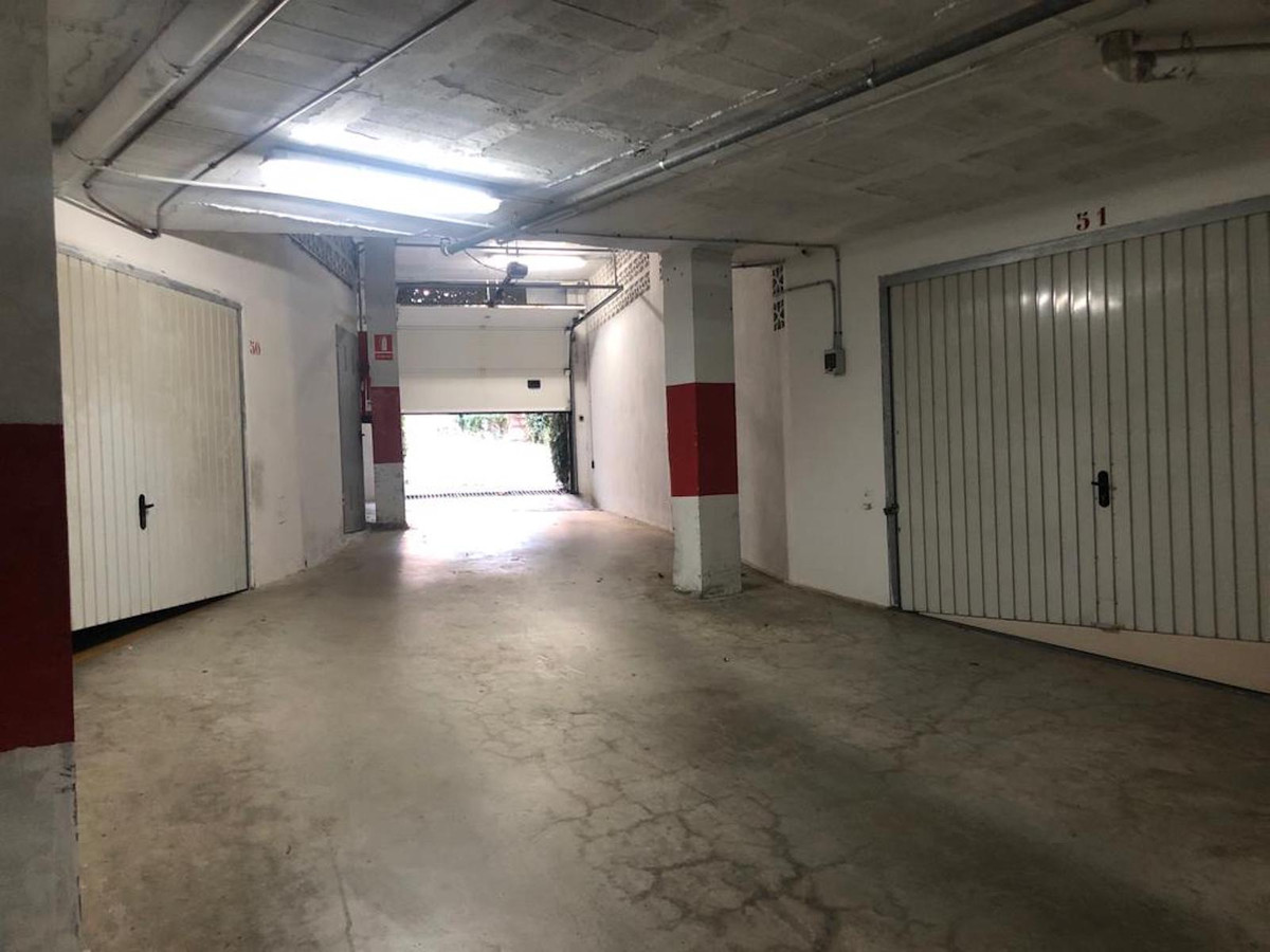 Se vende Garaje  en Costa Del Sol East, Málaga, España