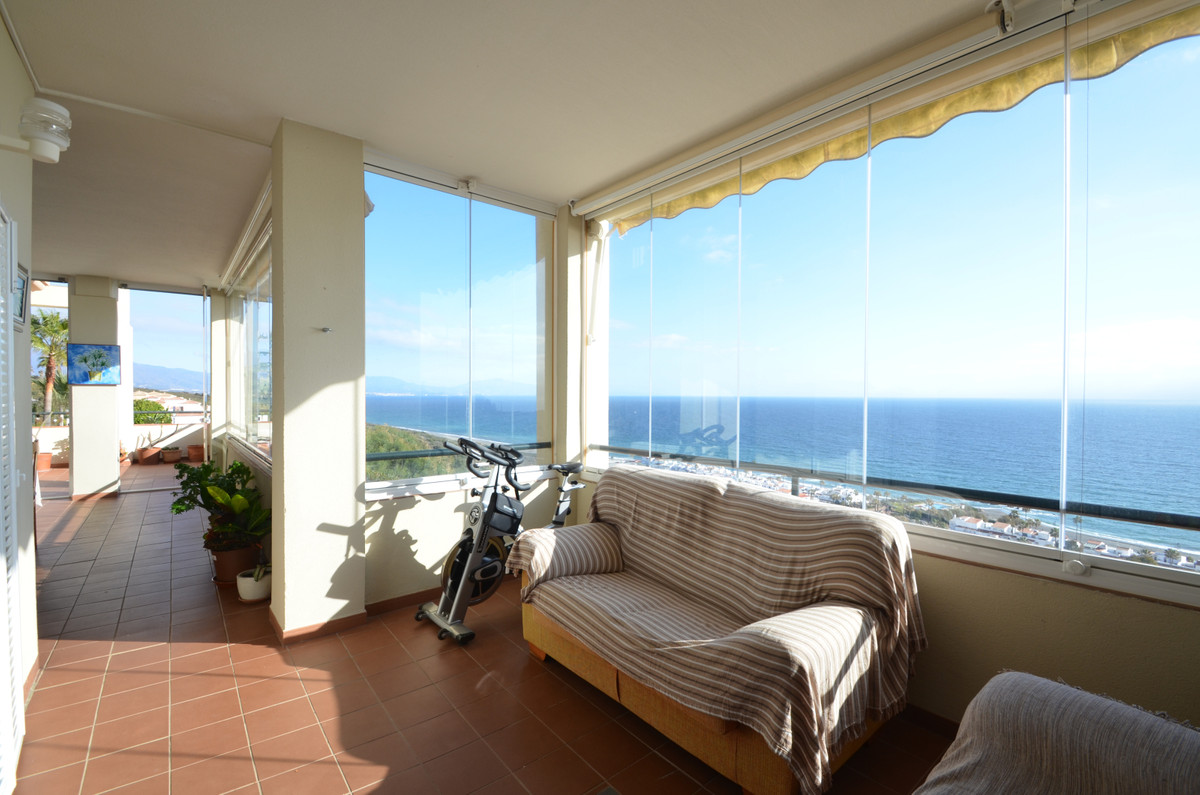 Se vende Apartamento Planta Media de 3 dormitorios en Costa Del Sol, Málaga, España