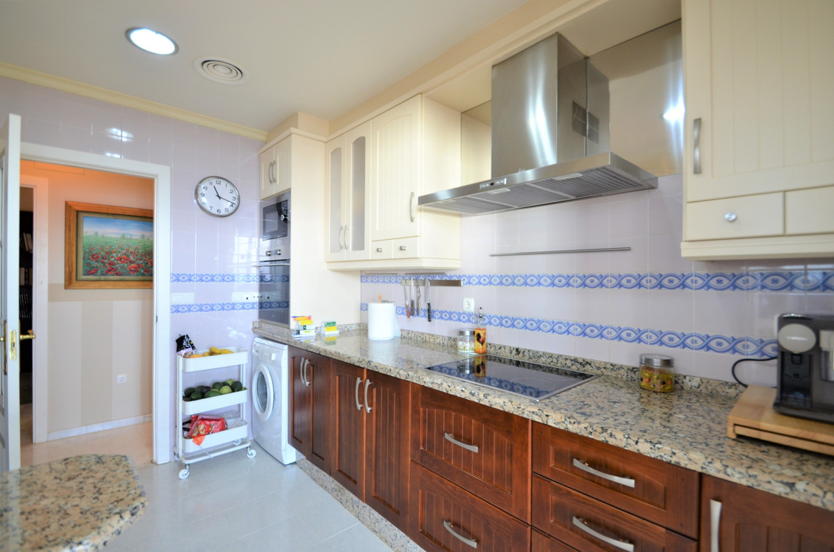 Se vende Apartamento Planta Media de 3 dormitorios en Costa Del Sol, Málaga, España