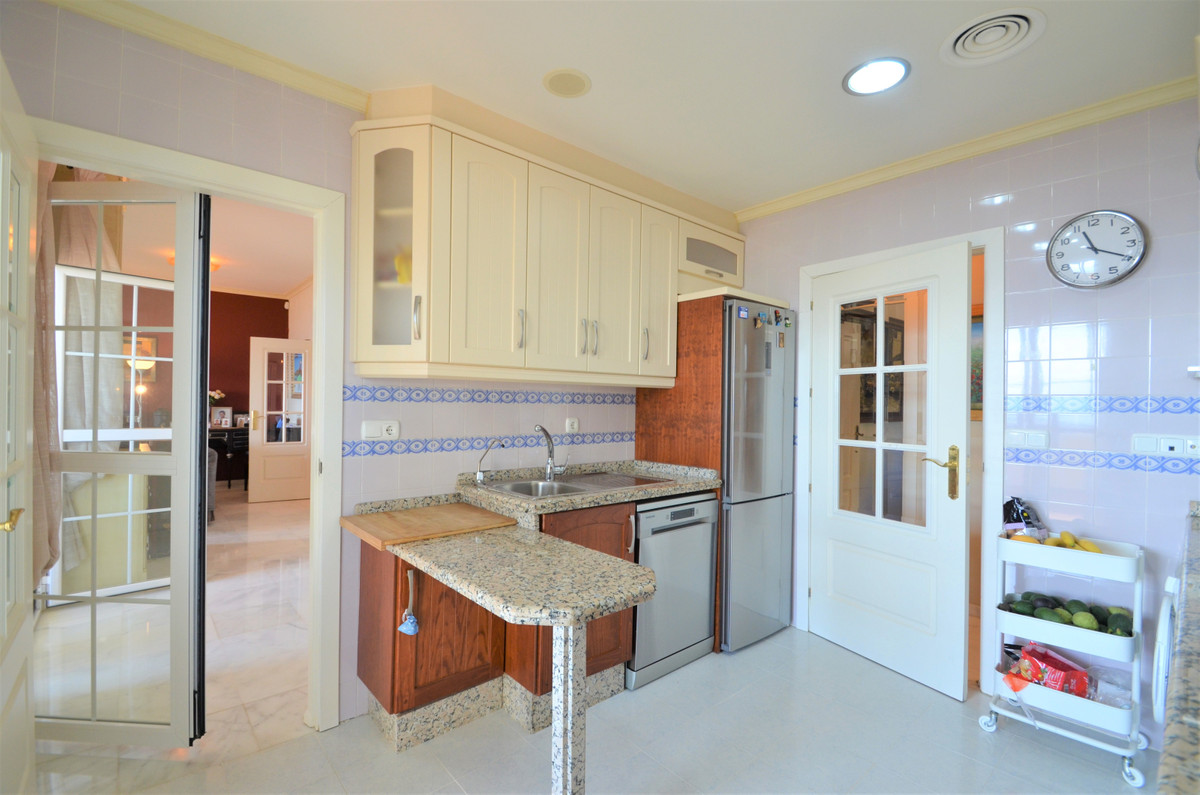 Se vende Apartamento Planta Media de 3 dormitorios en Costa Del Sol, Málaga, España